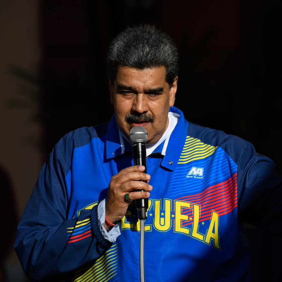 Китай резко осудил действия США вокруг дела Мадуро. Пекин заявил о грубом нарушении международного права со стороны Вашингтона и потребовал немедленно освободить президента Венесуэлы, подчеркнув угрозу глобальной стабильности