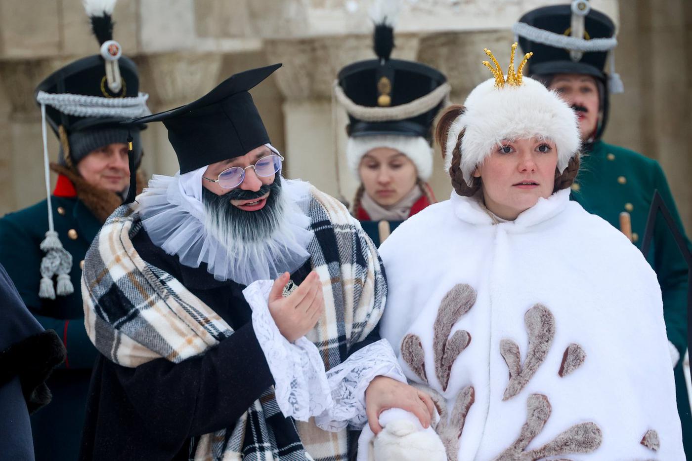 Поучаствовать в съёмках, создать своего Буратино и пообщаться с Дедом Морозом можно в кинопарке "Москино"