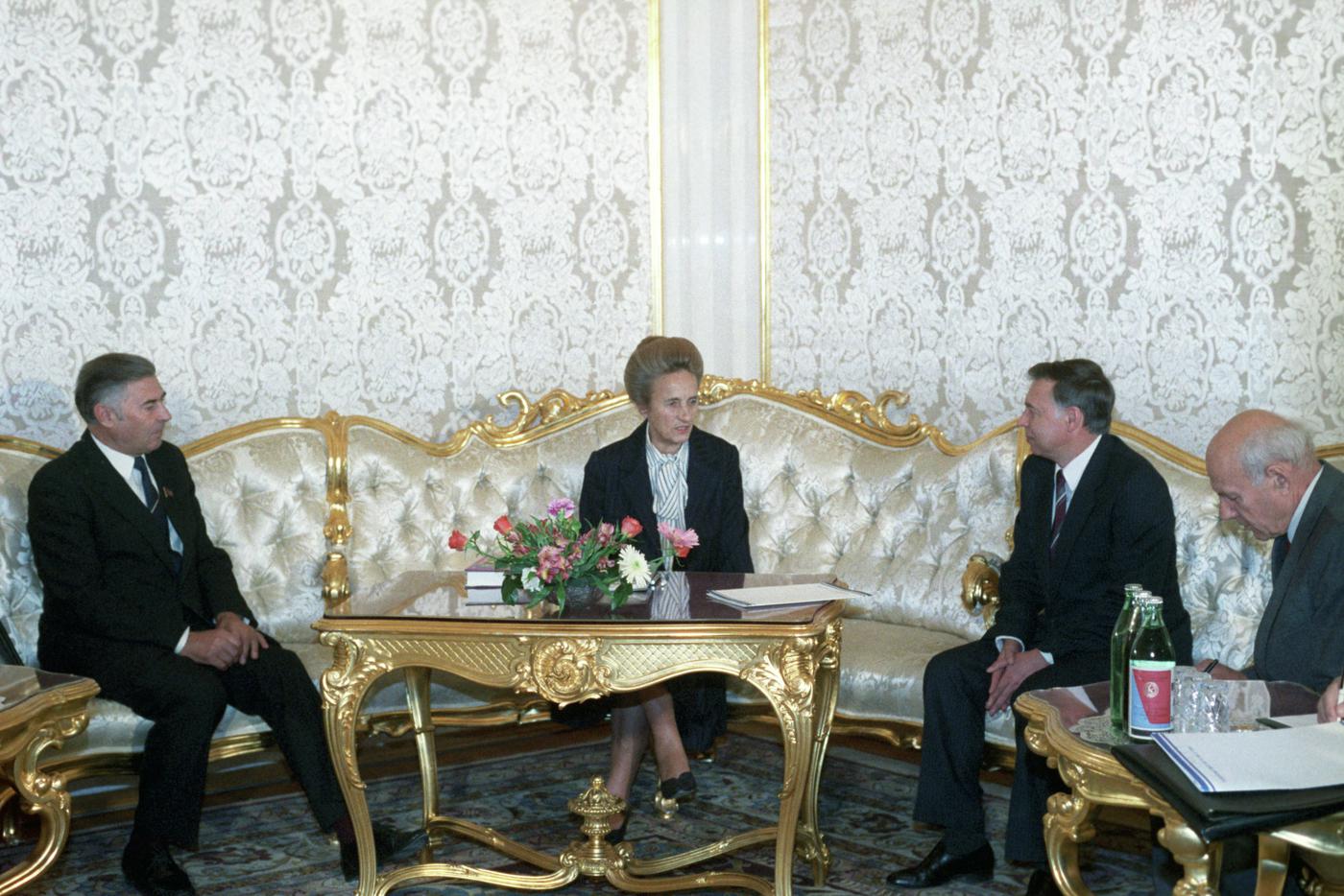 120 лет со дня рождения Елены Чаушеску: как первые леди управляли правителями