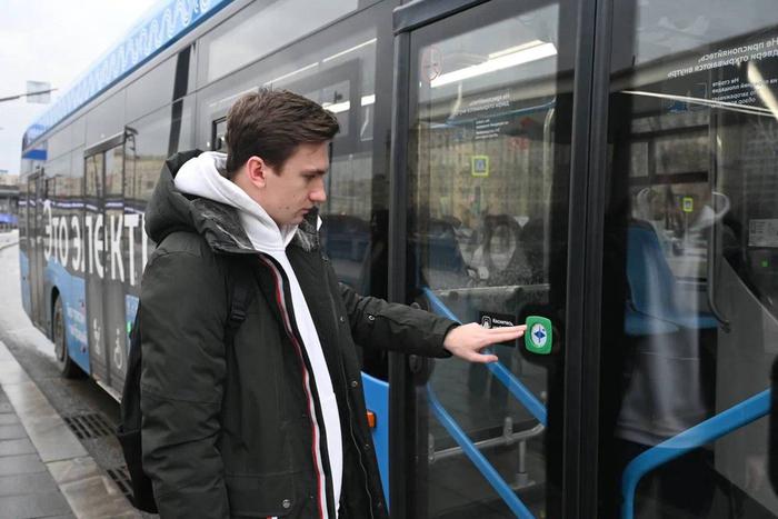 Более 160 маршрутов автобусов и электробусов скорректировали в Москве за год