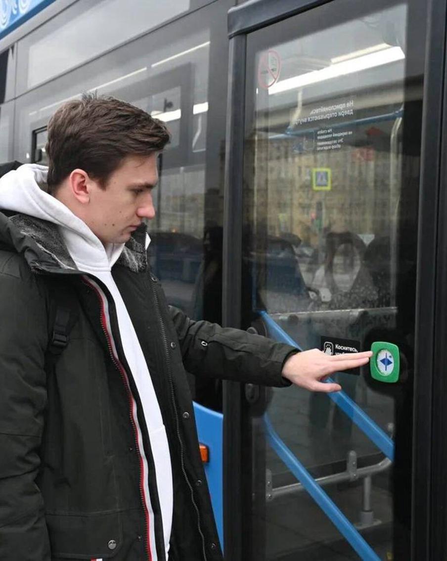 Более 160 маршрутов автобусов и электробусов скорректировали в Москве за год