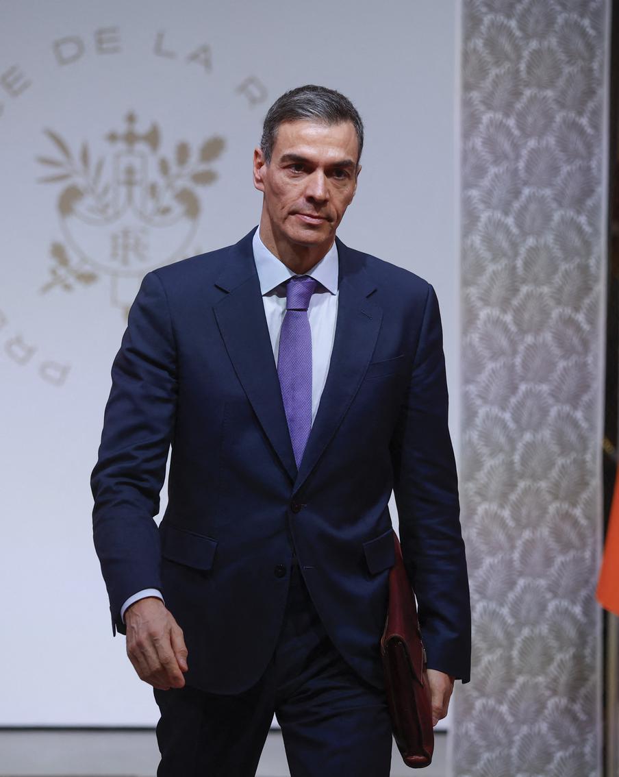 Испанские власти допустили отправку контингента военных страны на Украину. По итогам завершения российско-украинского конфликта официальный Мадрид может отправить на территорию Украины своих военных. Размер контингента пока неизвестен