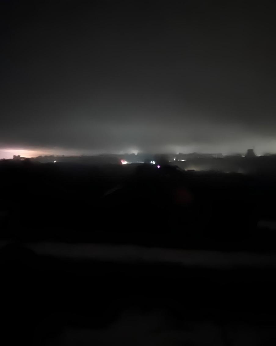 Более полумиллиона жителей Белгородской области остались без света из-за ВСУ. После нанесённого украинскими военными удара по Белгородской области без электроснабжения остаются 556 тысяч жителей региона. Ведутся работы по восстановлению подачи электроэнергии