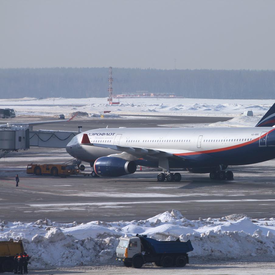 Аэропорт Шереметьево полностью отменил временные ограничения на приём самолётов. В столичном аэропорту Шереметьево полностью отменены действовавшие в авиагавани ограничения на приём самолётов. Они вводились из-за накрывшей Москву непогоды