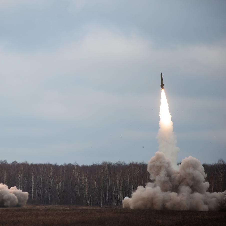 Ракета "Орешник" может поразить цели в большей части европейских стран. Эксперты предостерегли европейских политиков от провокаций в сторону России. По их оценкам, в зоне досягаемости ракеты "Орешник" находится большая часть Европы