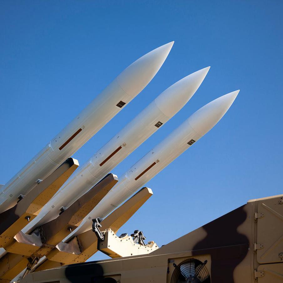 Власти Ирана пригрозили США ответом в случае нанесения ударов по стране. Иранские военные нанесут ответные удары по территории Израиля и американским базам на Ближнем Востоке в случае агрессии США против Тегерана