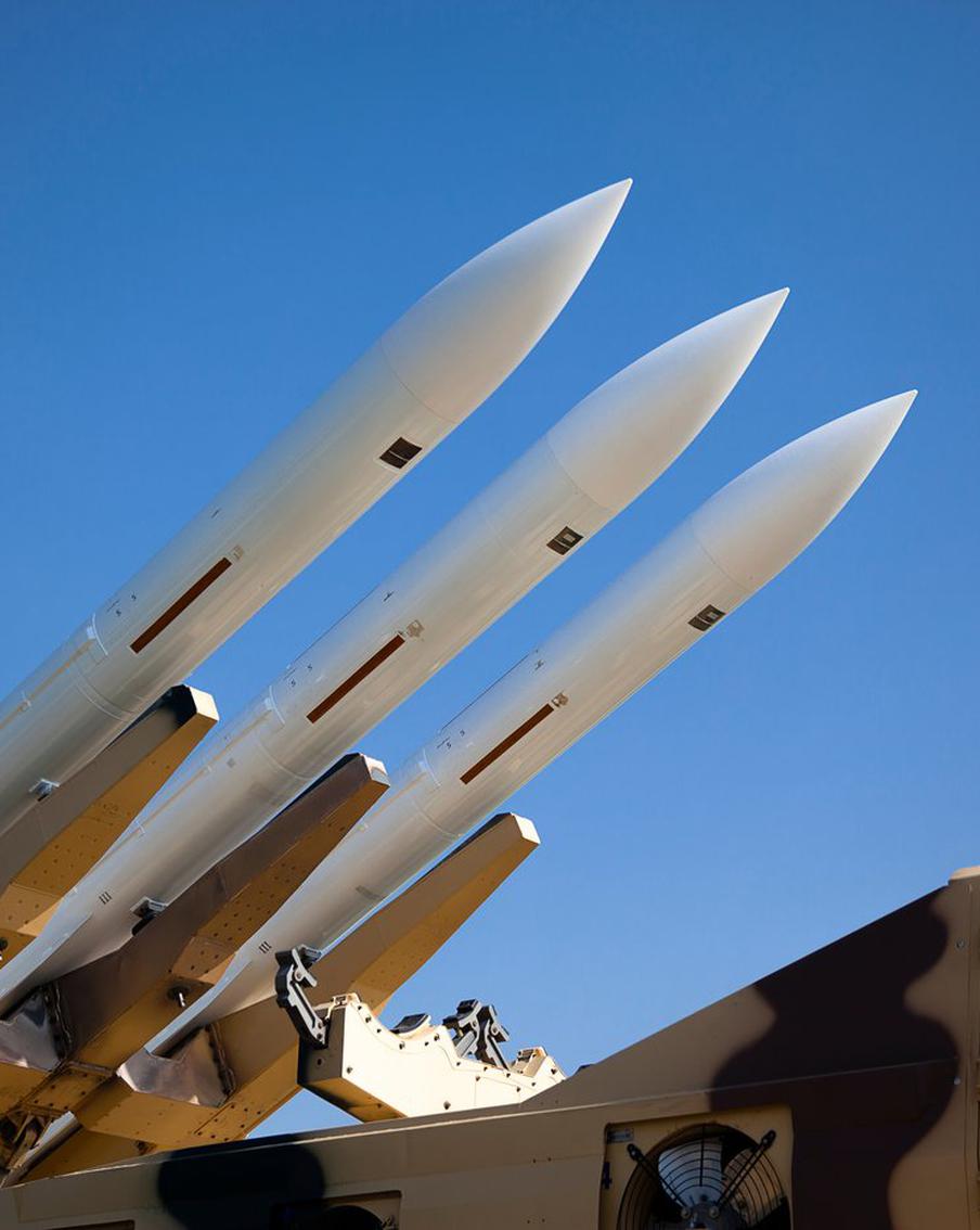 Власти Ирана пригрозили США ответом в случае нанесения ударов по стране. Иранские военные нанесут ответные удары по территории Израиля и американским базам на Ближнем Востоке в случае агрессии США против Тегерана