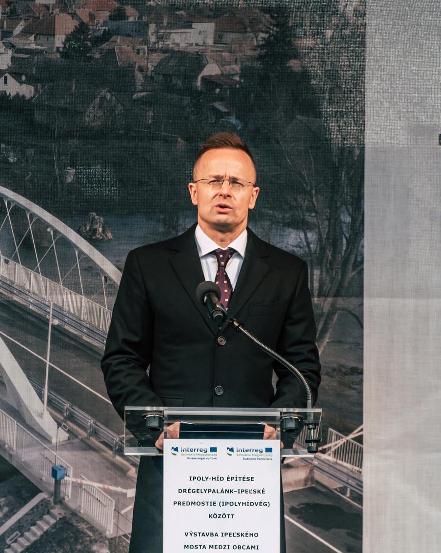 Власти Венгрии считают, что Франция и Великобритания пытаются спровоцировать войну Европы и России