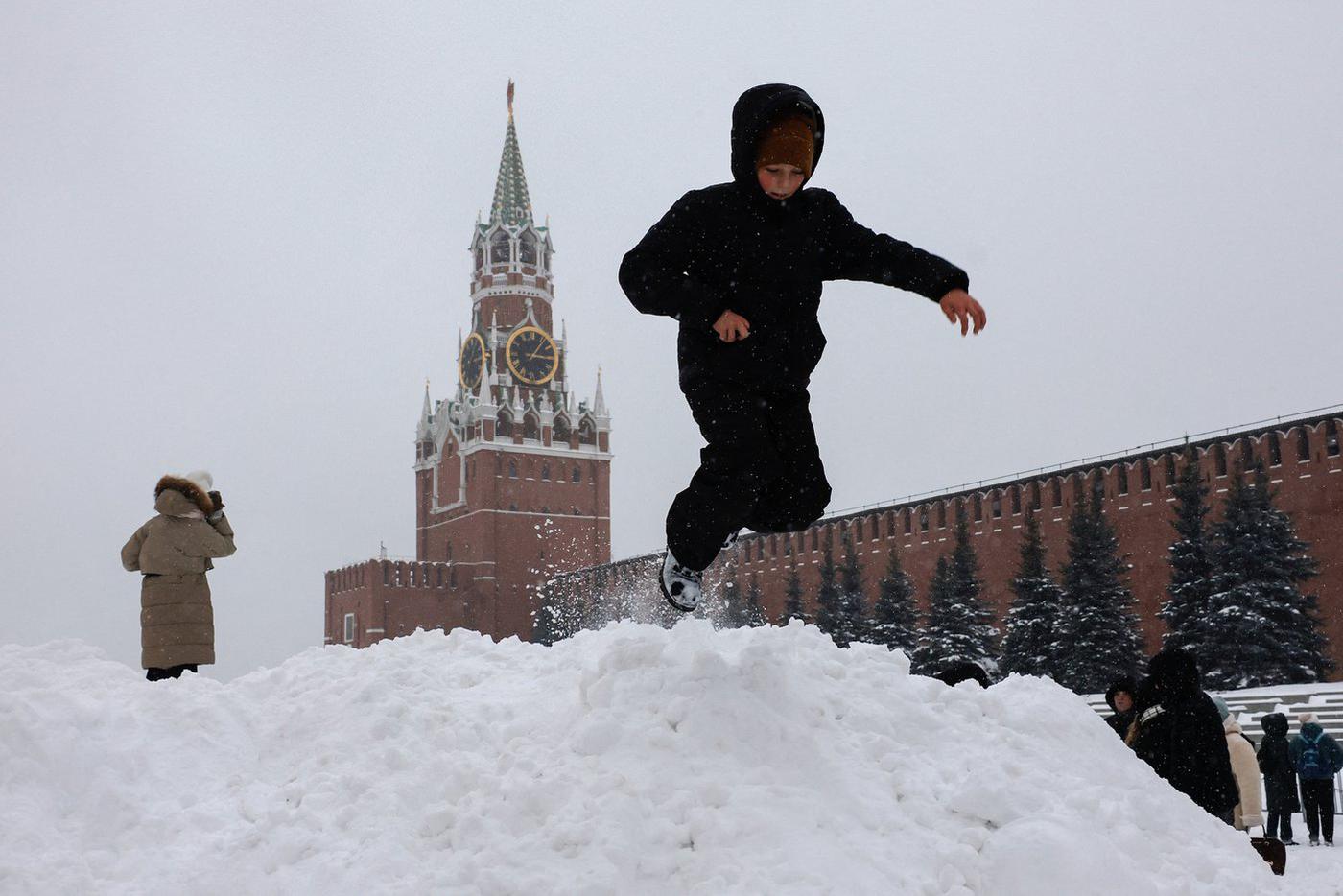 Собачьи упряжки и креативные снеговики: почему "Фрэнсис" не напугал Москву