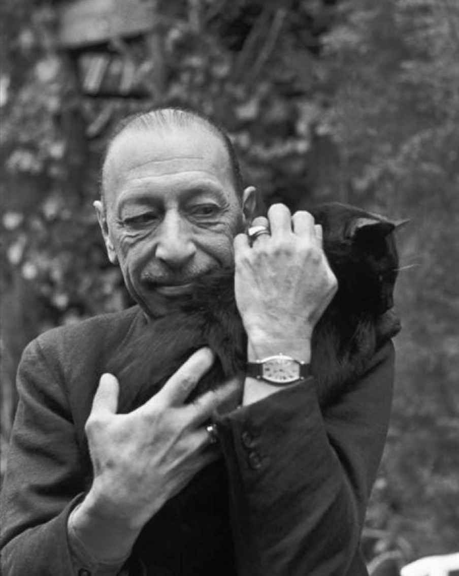 Игорь Стравинский с котом. 1947 год.