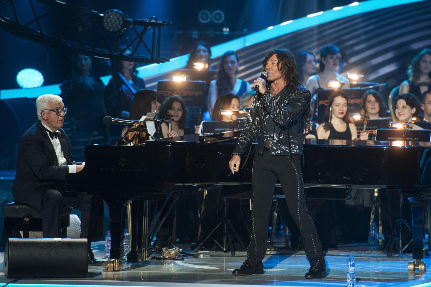 Валерий Леонтьев на творческом вечере "Святая к музыке любовь", посвящённом 80-летнему юбилею Раймонда Паулса. 