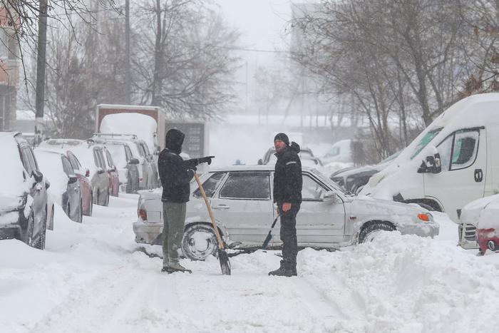 Коммунальные службы Москвы собрали почти 1 млн куб. м снега