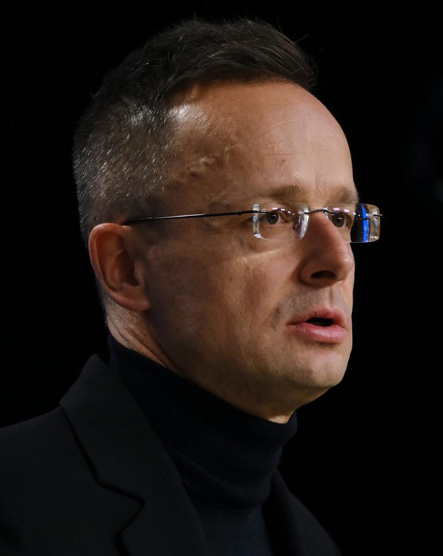 Сийярто: Погодные условия вынудили Западную Европу встать на колени. Министр иностранных дел и внешнеэкономических связей Венгрии Петер Сийярто отметил, что экстремальные зимние условия существенно ухудшили ситуацию в западных странах Европы