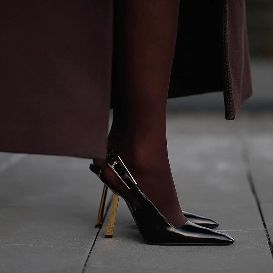 Коричневые колготки вместо чёрных: главный модный тренд зимы-2026