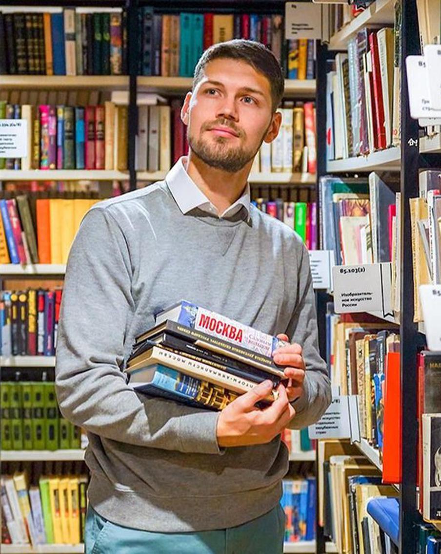 От литературной классики до истории: какие книги можно найти через сервис "Библиотеки Москвы"