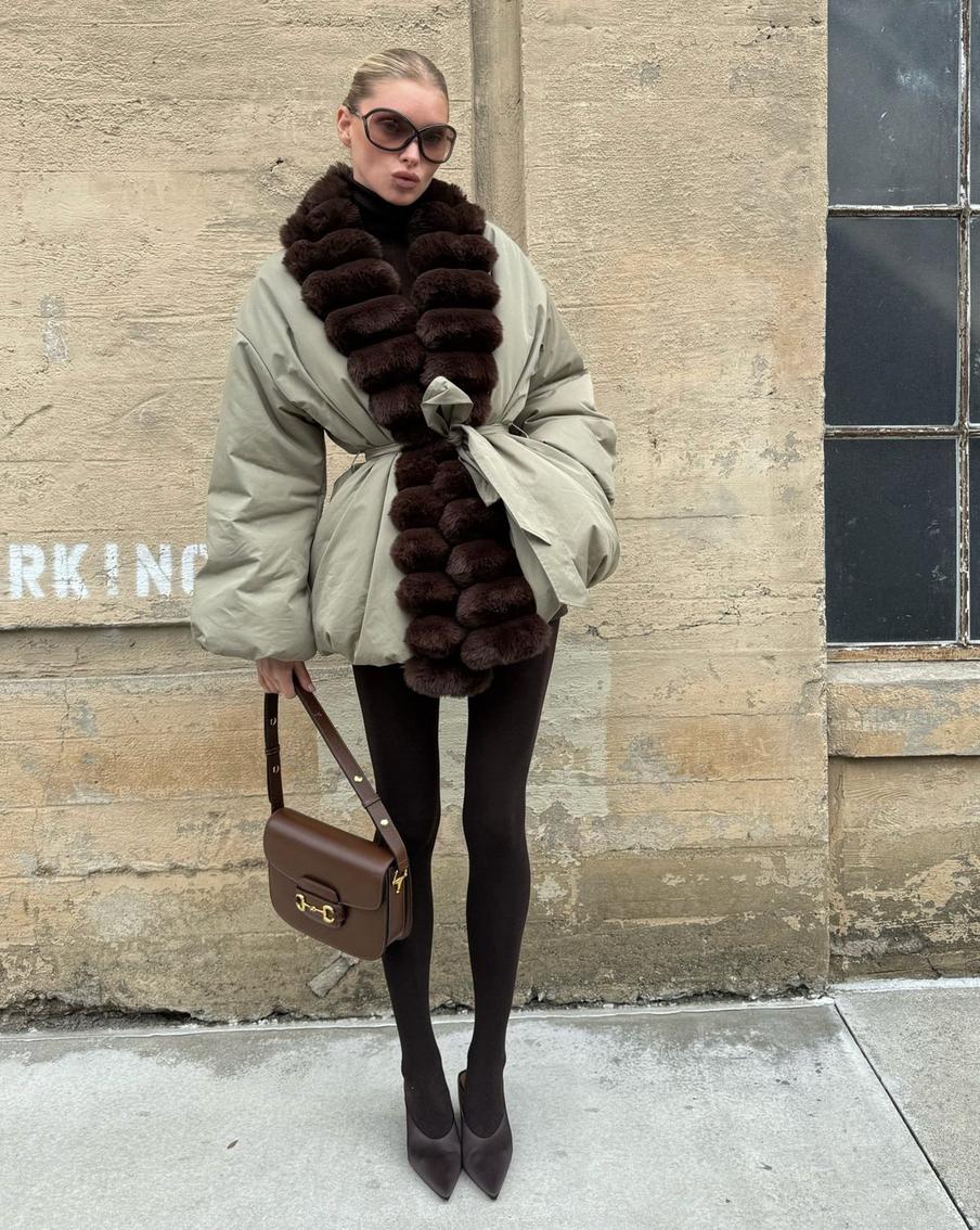 Не забывайте "поддерживать" оттенок другими деталями образа.