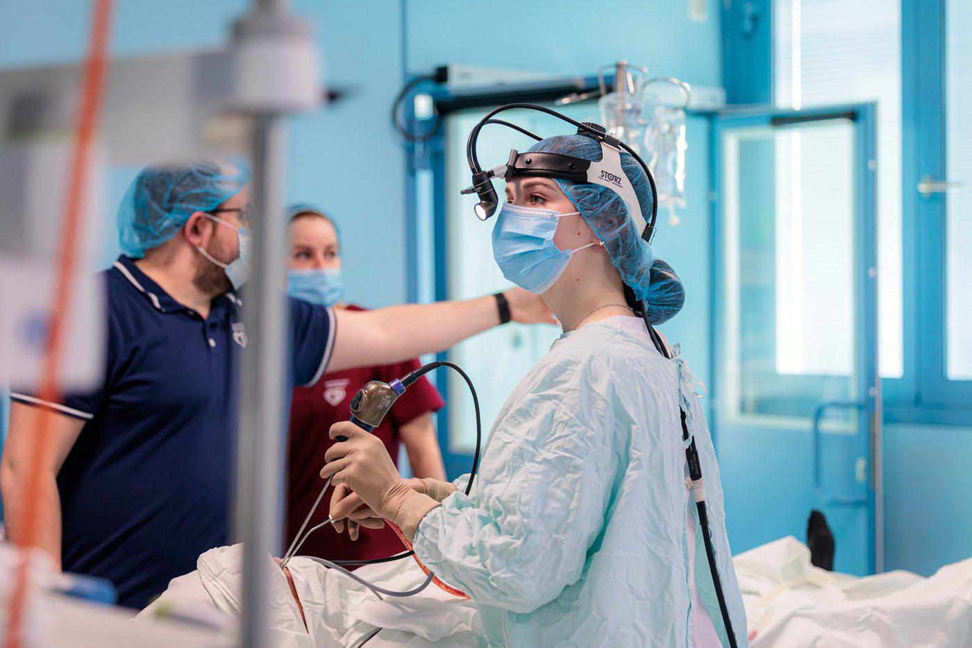 "Я слышу, как двигаются мои глаза": мужчину с необычным синдромом спасли столичные врачи