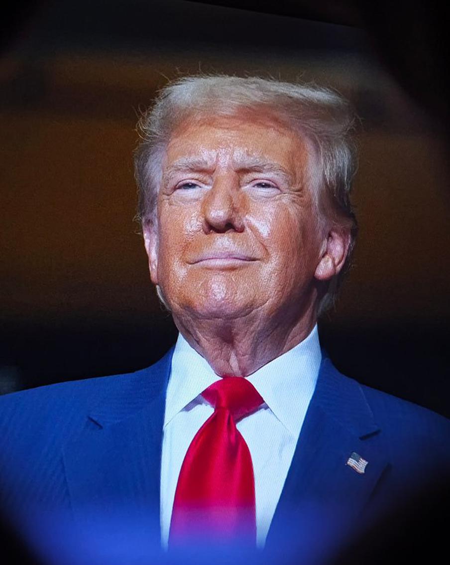 Трамп ввёл 25-процентные пошлины для стран, сотрудничающих с Ираном. Президент США Дональд Трамп принял решение ввести 25-процентные пошлины на товары, которые импортируются из стран, сотрудничающих с Ираном. Это решение вступило в силу незамедлительно и касается всех государств, имеющих торговые связи с Тегераном. К числу основных торговых партнёров Исламской Республики относятся Индия, Турция и Китай