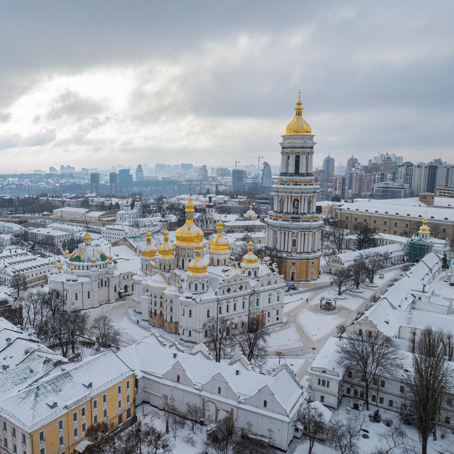 Украина пропустила крупный платёж Международному валютному фонду. Согласно платёжному графику Международного валютного фонда (МВФ), Украина не смогла своевременно оплатить кредитное обязательство в размере 125,7375 миллиона специальных прав заимствования (SDR). Срок оплаты истёк в 00:00 понедельника по времени Вашингтона (08:00 по Москве)