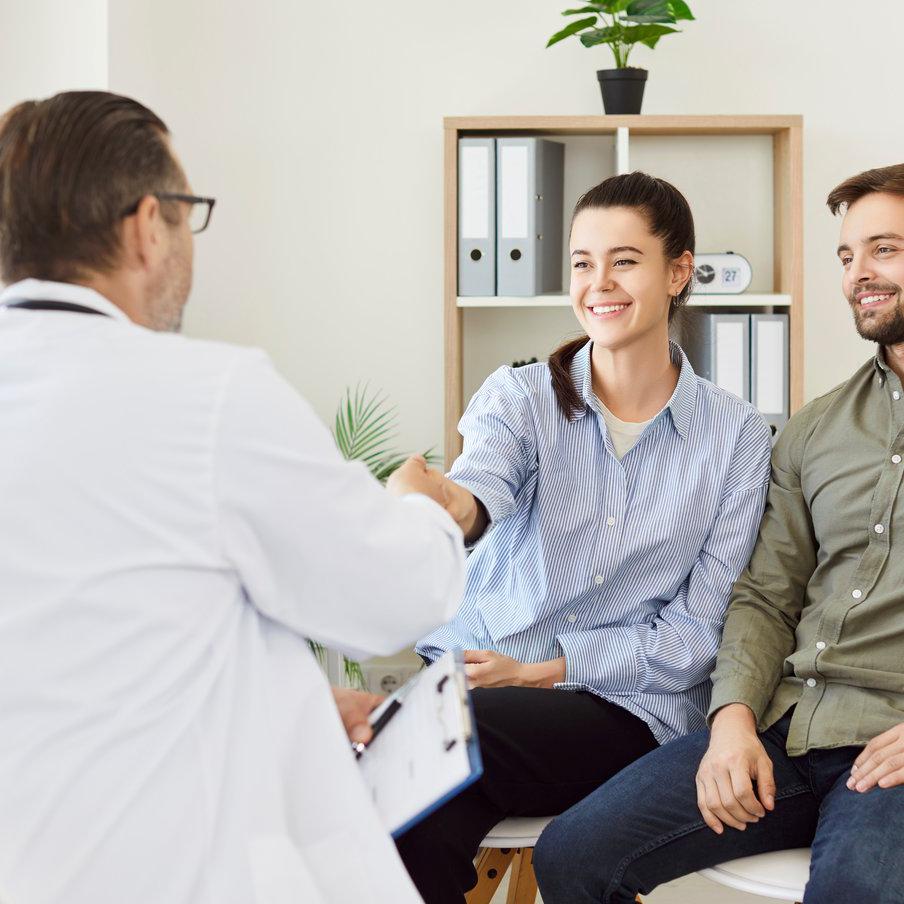 Новые генетические тесты для будущих родителей стали бесплатными. С 2026 года российские граждане, которые планируют завести детей, получат возможность пройти преимплантационное генетическое тестирование (ПГТ) на моногенные заболевания (ПГТ-М) и структурные хромосомные перестройки (ПГТ-СП) бесплатно в рамках программы государственных гарантий медицинского обслуживания