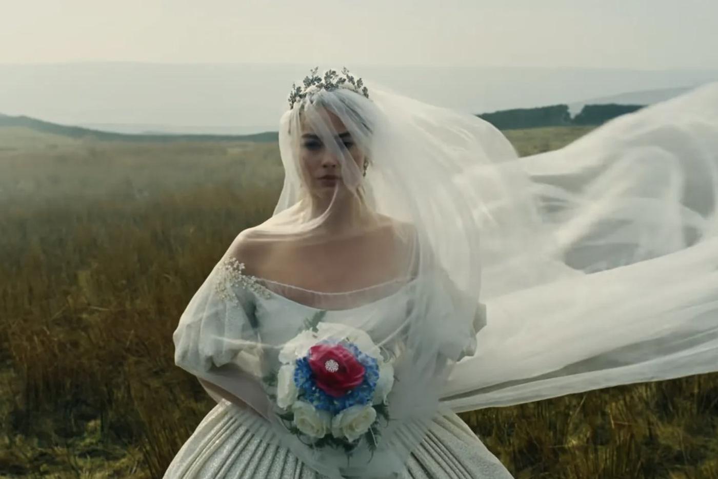 Кадр из фильма "Грозовой перевал" (2026).