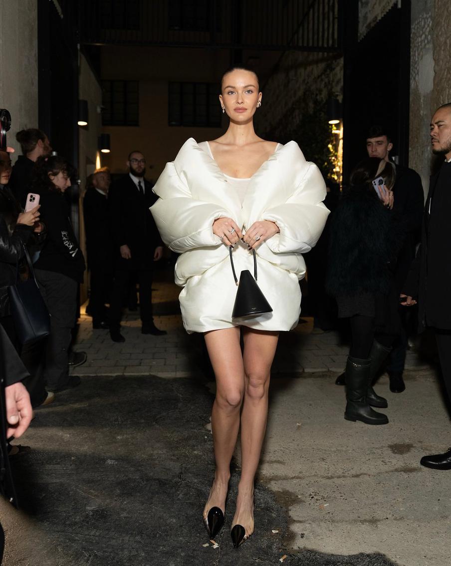 Топ-модель – частый гость модных показов и Недель моды.