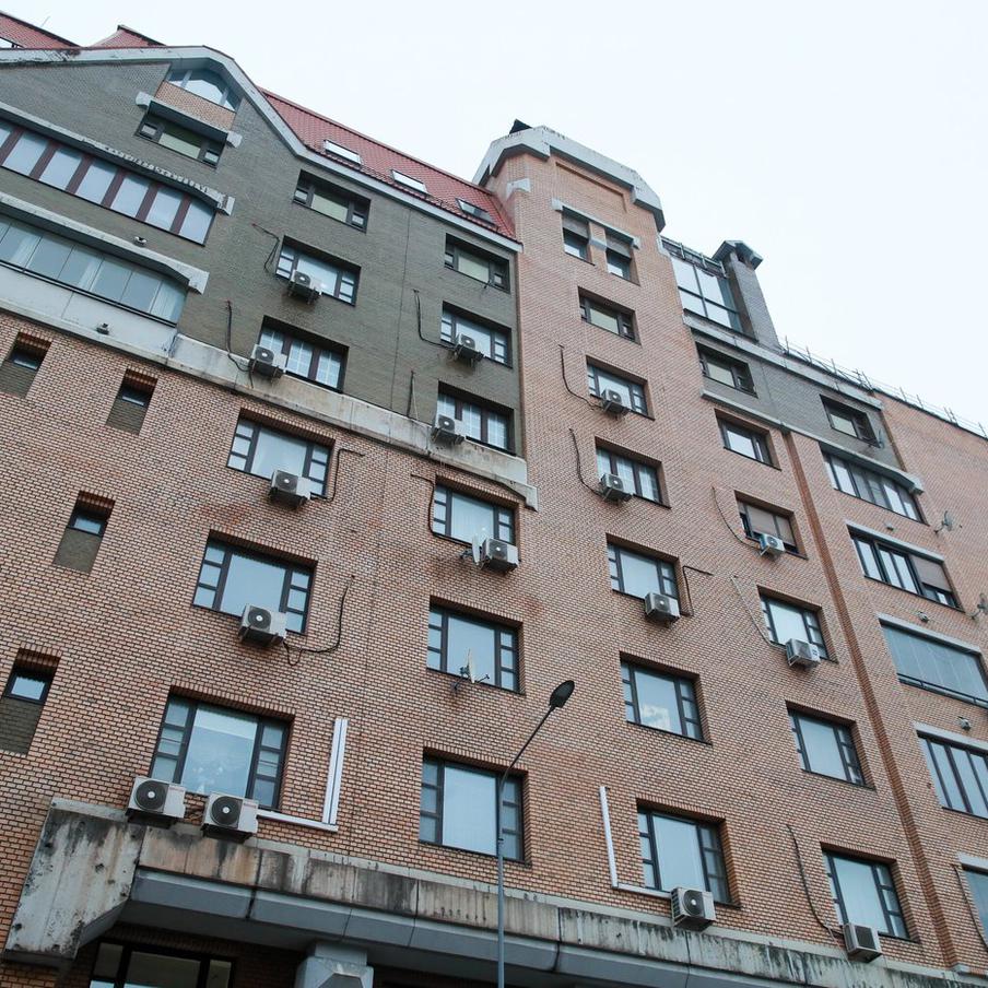 Долиной дали неделю на добровольную передачу квартиры в Хамовниках. Светлана Свириденко, адвокат Полины Лурье, сообщила, что Ларисе Долиной предоставлен срок до 20 января для добровольной передачи квартиры в Хамовниках. Адвокат выразила пожелание, чтобы передача ключей от квартиры состоялась при личном присутствии певицы, которая в настоящее время находится за пределами Российской Федерации, пишут "Известия"