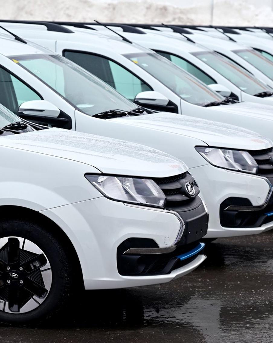 Мосгортранс закупил 33 уникальных электромобиля для службы нуждам города