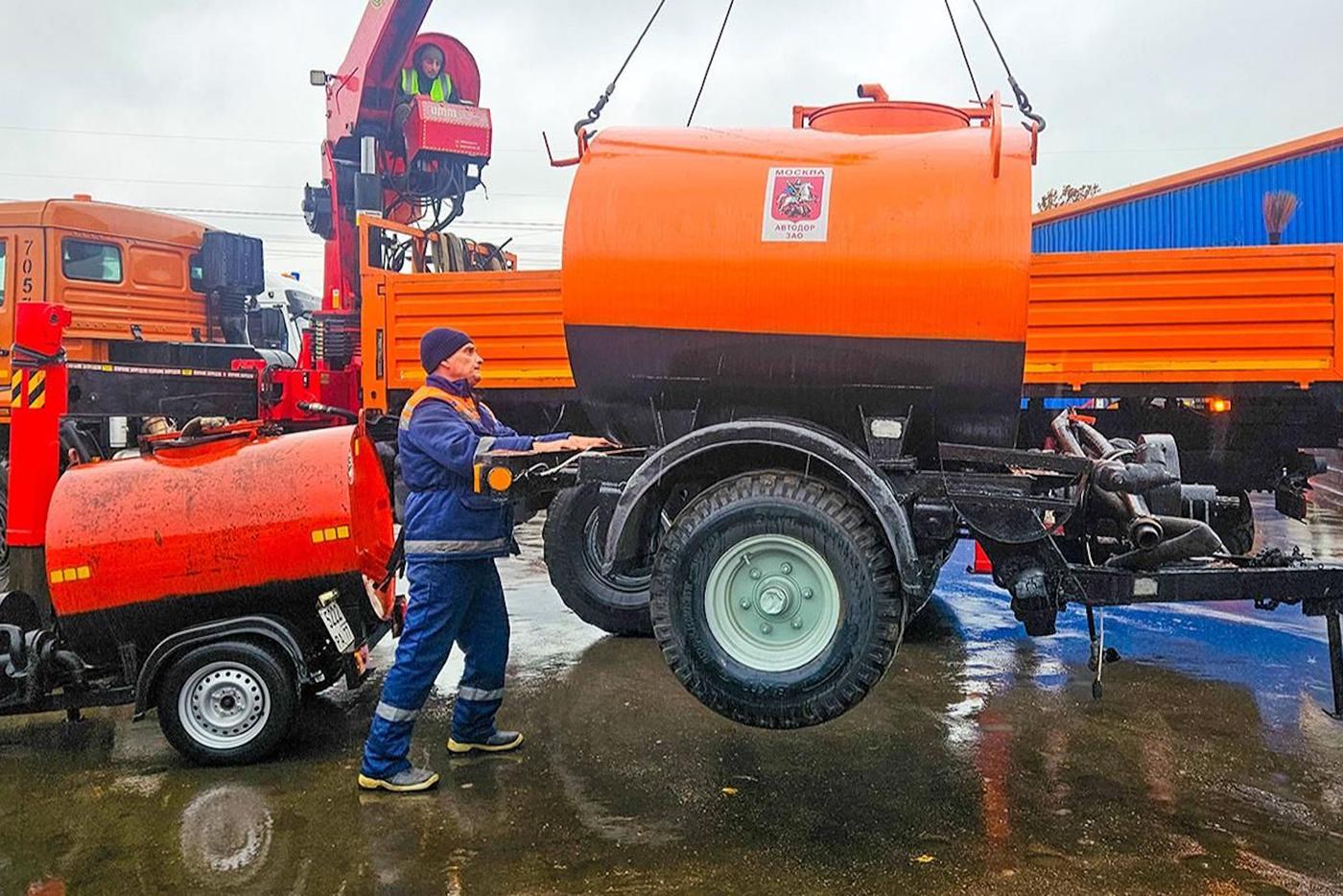 Сергей Собянин: Москва передала коммунальную технику новым регионам России