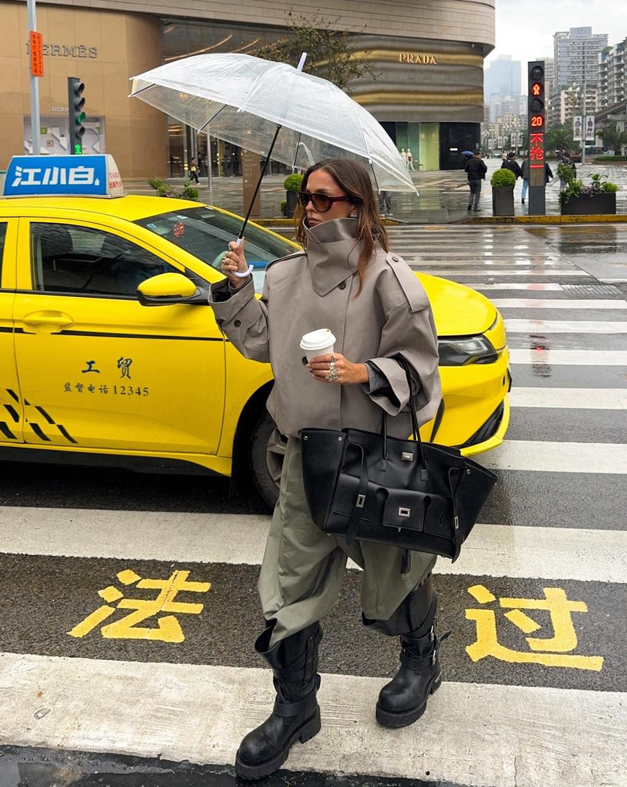 Накладные карманы добавят функциональности.