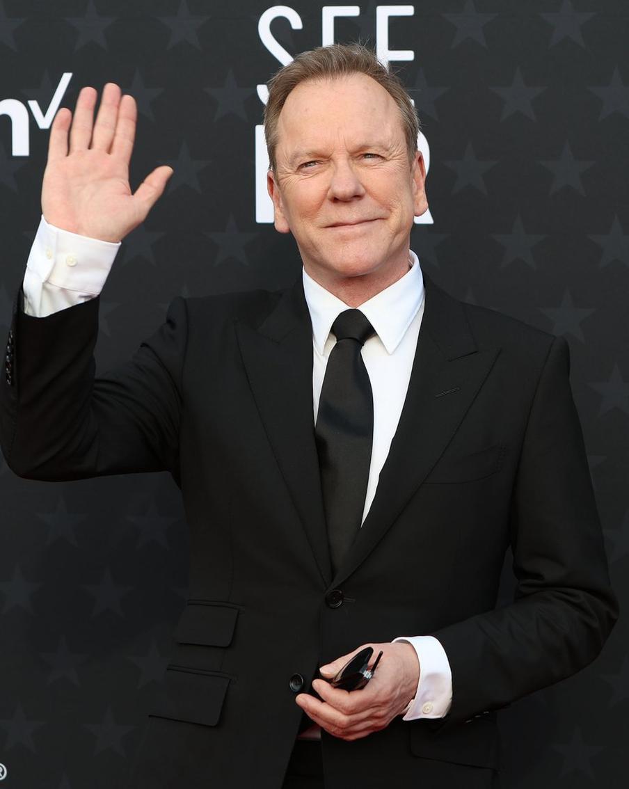 Хулио Иглесиаса обвиняют в домогательствах, а Кифера Сазерленда – в нападении