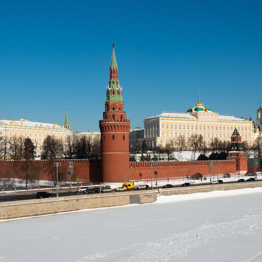 Bloomberg: Уиткофф и Кушнер планируют новый визит в Москву в ближайшее время. Согласно информации, полученной агентством Bloomberg от осведомлённых источников, спецпосланник президента США Стив Уиткофф и Джаред Кушнер, зять американского лидера, планируют посетить Москву для встречи с президентом Российской Федерации Владимиром Путиным в ближайшее время