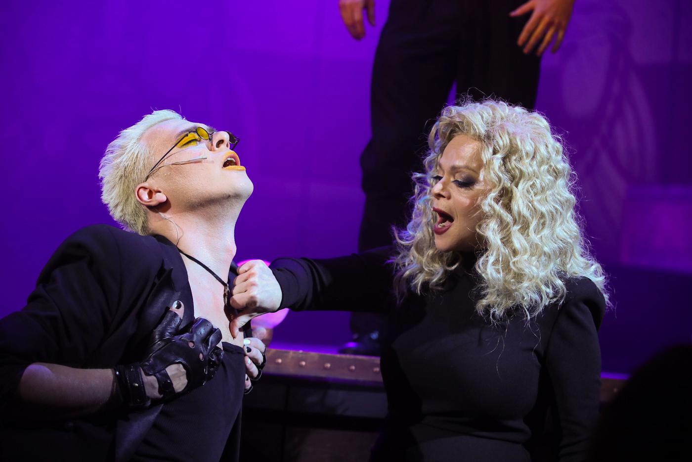 Лариса Долина ― надменная и высокомерная: дочь и соседи рассказали, так ли это