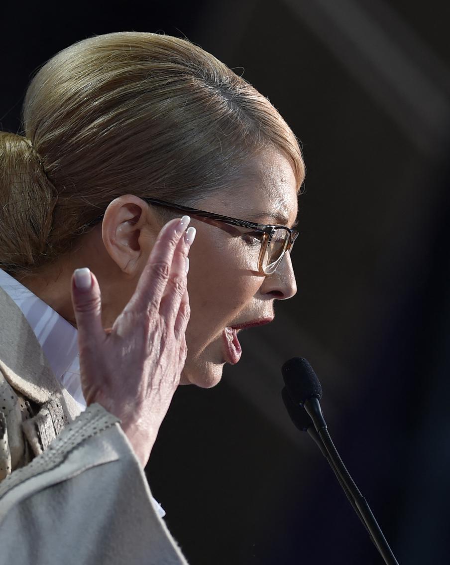 Эксперт рассказал, зачем на Украине развернули кампанию против сторонников и противников Зеленского