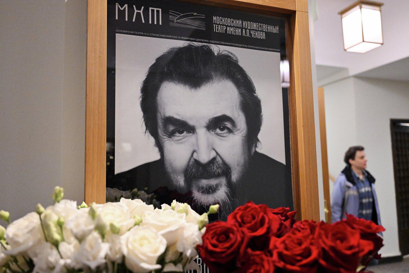 Бред, кошмар, ужас: Меньшова, Лазарев, Зудина и другие звезды оплакивают Золотовицкого