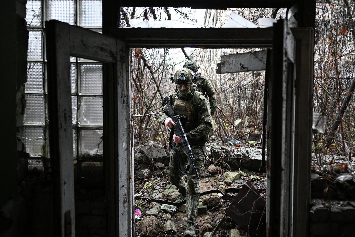 Герасимов сообщил о продвижении Российской армии на всех направлениях в зоне СВО