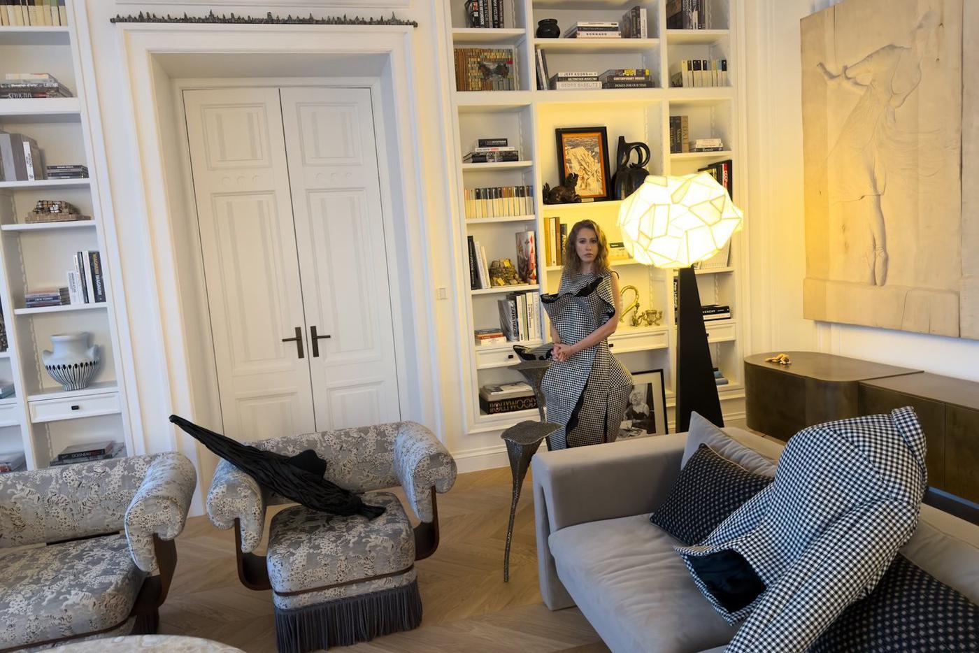 Предметы декора Собчак искала у арт-дилеров и по блошиным рынкам.