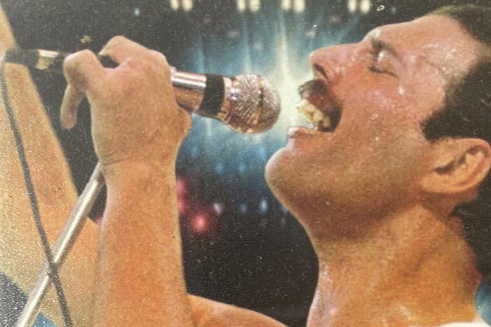 Тайная дочь Фредди Меркьюри умерла в 48 лет: о её существовании узнали недавно