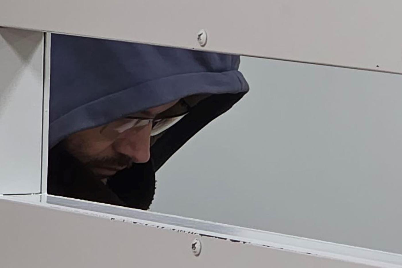 Подсудимый всё время смотрел в пол