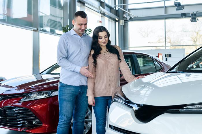 Цены на автомобили в России могут вырасти к марту 2026 года