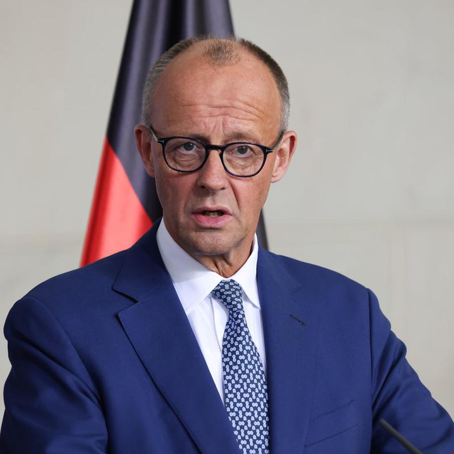 Мерц заявил, что Россия является "европейской страной". Канцлер Германии Фридрих Мерц подчеркнул, что считает Россию крупнейшим "европейским" соседом и надеется на достижение мира и свободы в Европе, что позволит Евросоюзу выстроить обновлённые отношения с Москвой