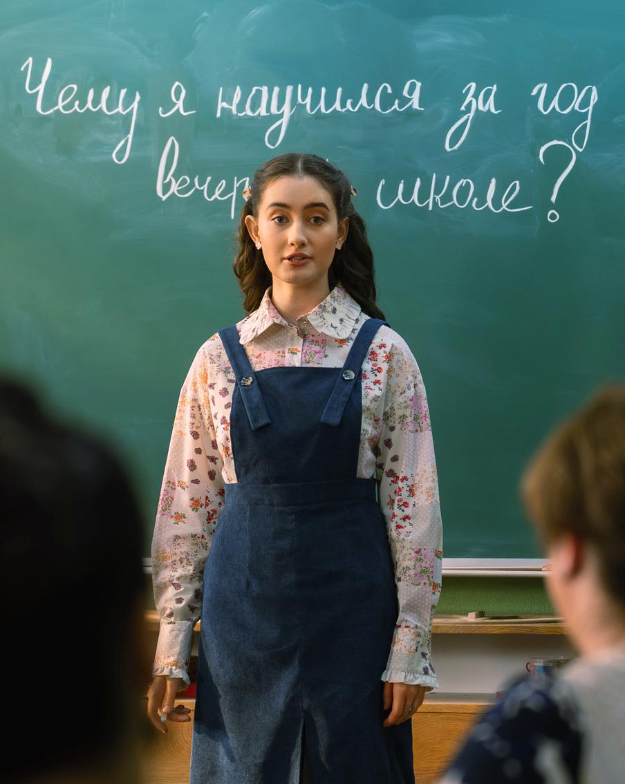 "Комики не самые милые и доброжелательные в любовных отношениях": Metro поговорило с яркой представительницей стендапа Динарой Курбановой