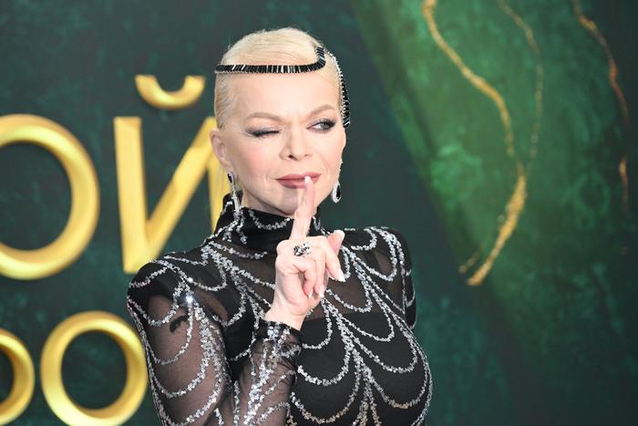 Принудительное выселение: судебные приставы готовятся вскрывать дверь в квартиру Долиной