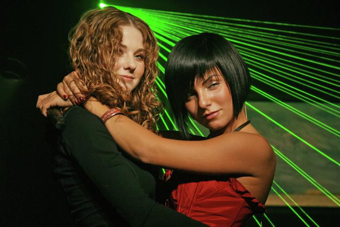 Катина и Волкова из t.A.T.u. выступили в Алма-Ате: игнорировали друг друга