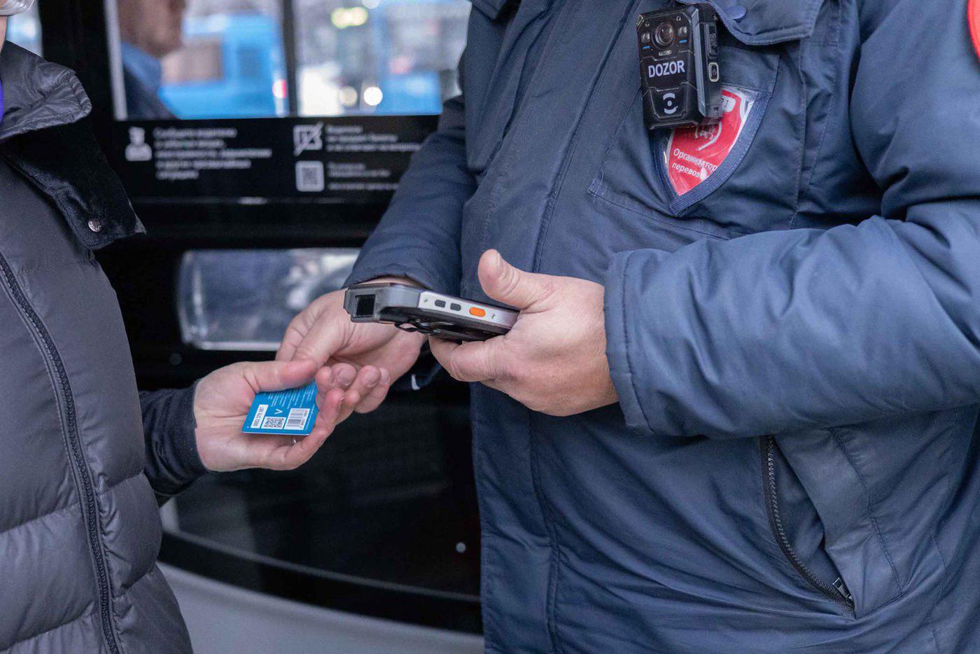 Первая усиленная проверка оплаты проезда в этом году прошла около станции метро "Выхино"