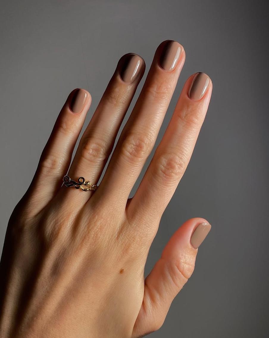 Теневой маникюр.