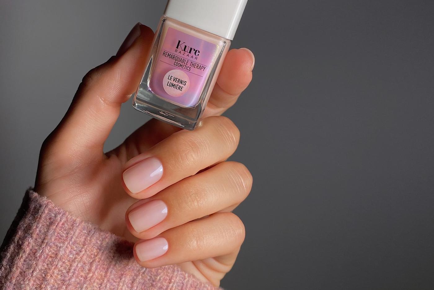 Минимализм, который выглядит дорого: 10 идей маникюра на каждый день