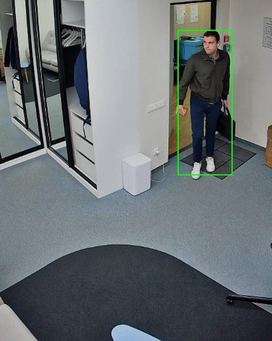 Учёные Центра ИИ МГУ совершили прорыв в распознавании человека по силуэту по данным видеокамер