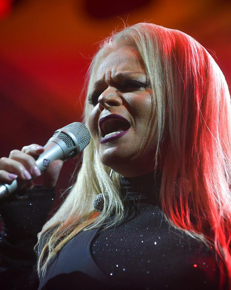 Долина встала в один ряд с Бейонсе: кого из звёзд выставляли из квартиры