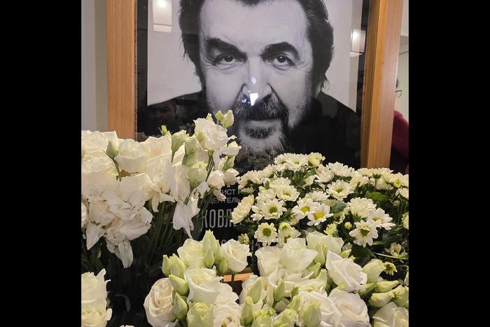 Худой и в парике: страшная болезнь до неузнаваемости изменила Игоря Золотовицкого